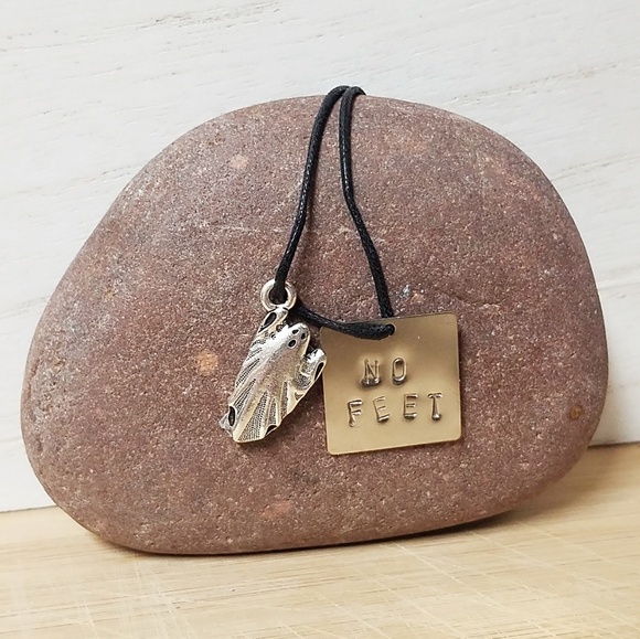 Beetlejuice inspired No Feet ghost charm necklace - Picture 1 of 1